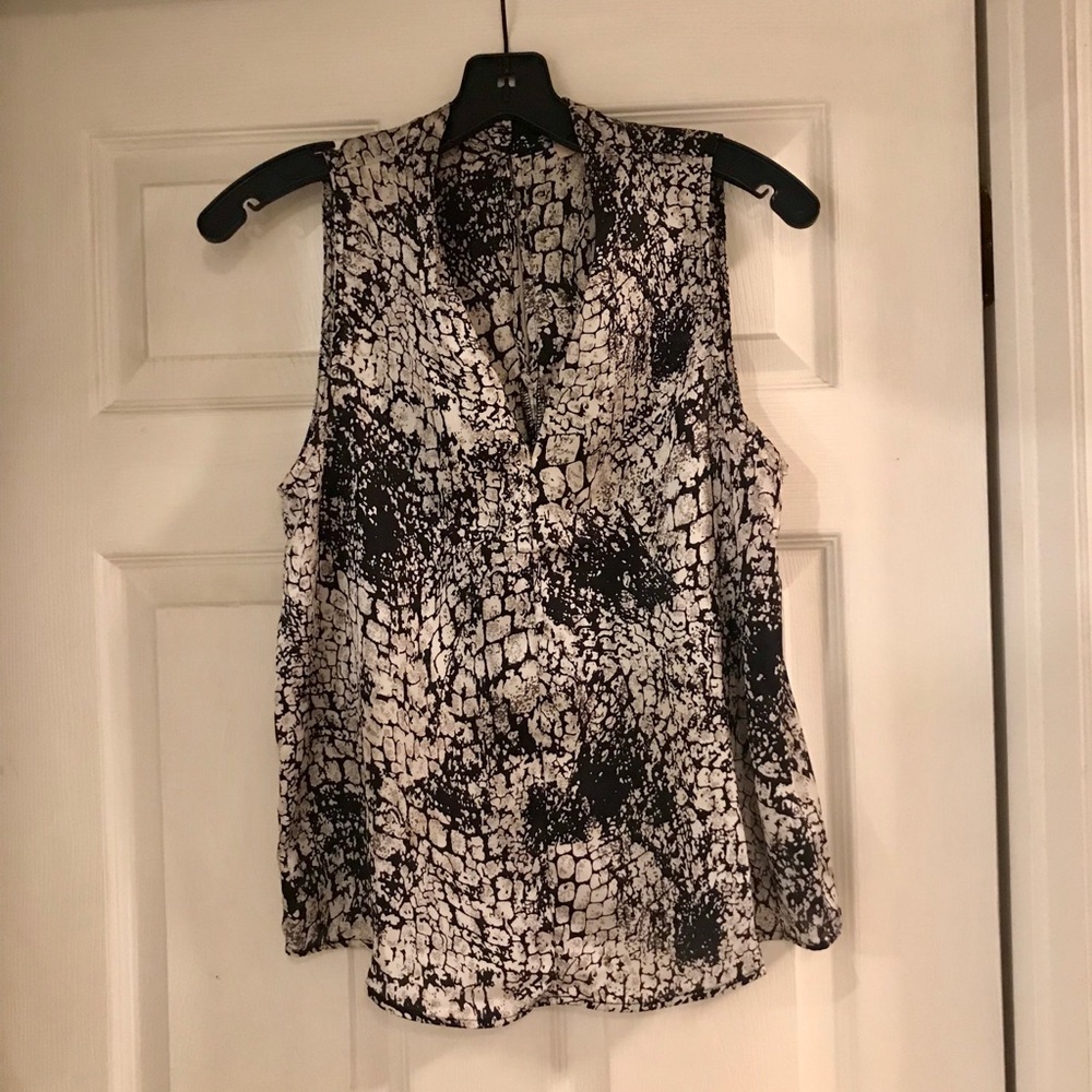 Black and white patterned tank top